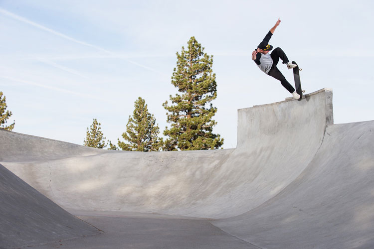 corbin harris blunt fakie mammoth skatepark