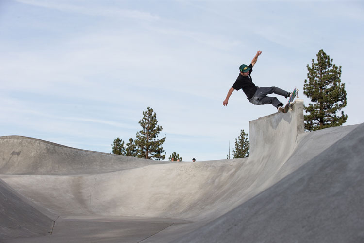 sam beckett frontside hurricane mammoth skatepark 01