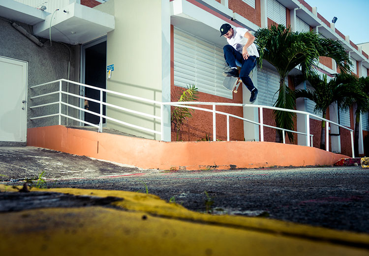 19 RyanTownley kickflipfootplant photoPAPKE