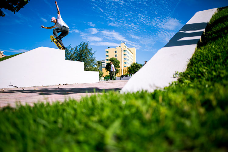 5 RyanTownley frontblunt photoPAPKE