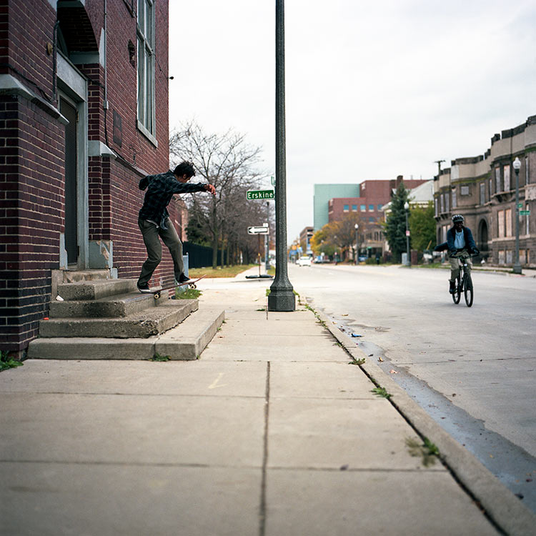 joey back tail shuv 750px