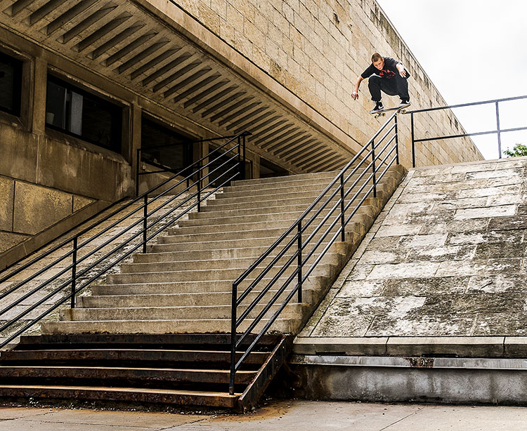 A wallpaper I made of jaws skating the 25 lyon staircase. I