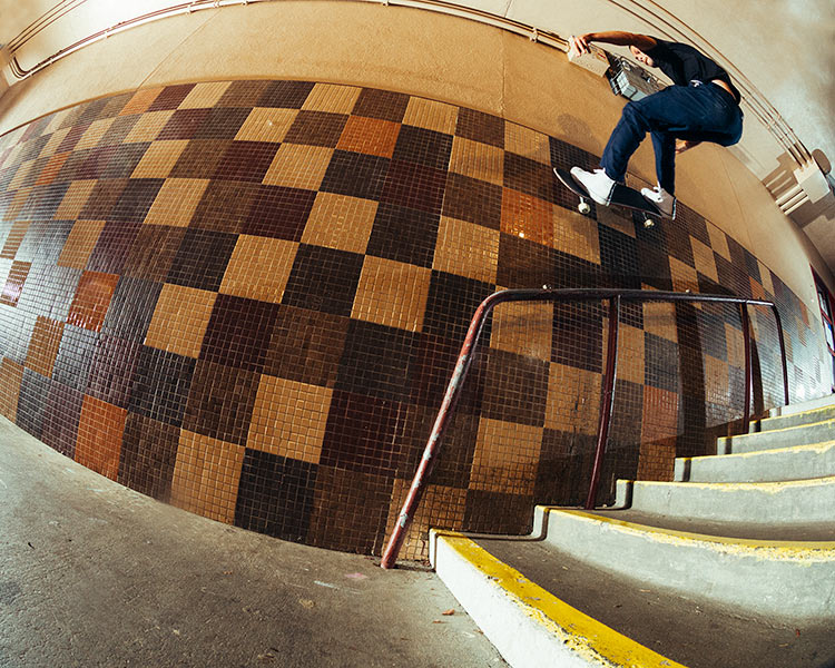 4 Townley FS wallride 750px