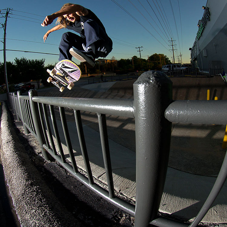 Axel_Kickflip_5050_Dallas_Karpinski_DZ.jpg