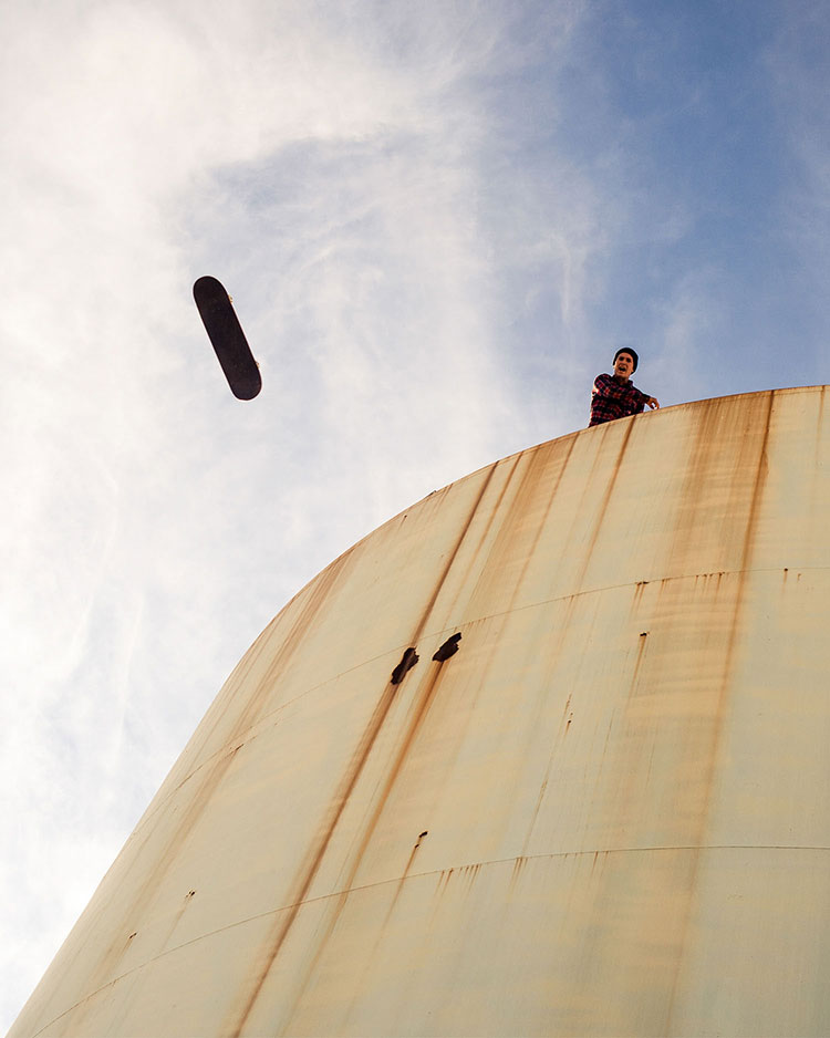 low CliveDixon waterTowerToss photoBURNETT DZ900 750px