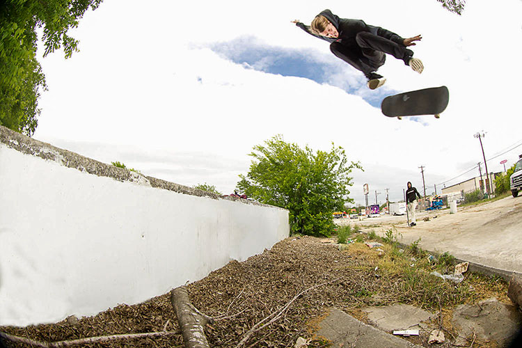 Jaws BsFlip SA Karpinski DZ 750px