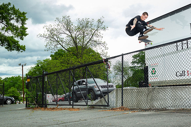 Collin_Kickflip_Charlotte_Karpinski_DZ.jpg