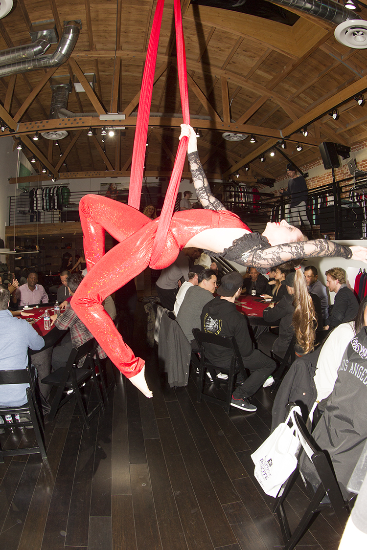 026 Girls hanging from the rafters makes poker tournaments better to watch