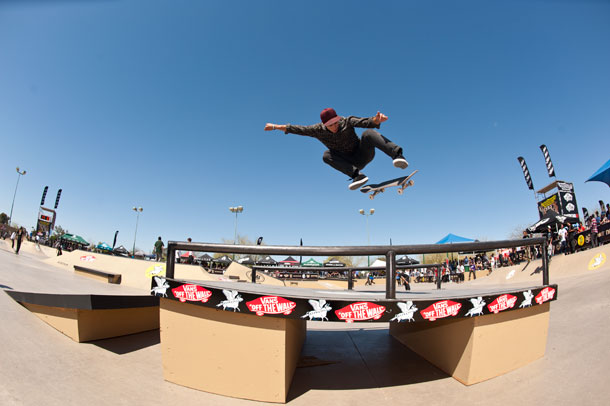 ryan_spencer_backside_flips_the_skullcandy_box